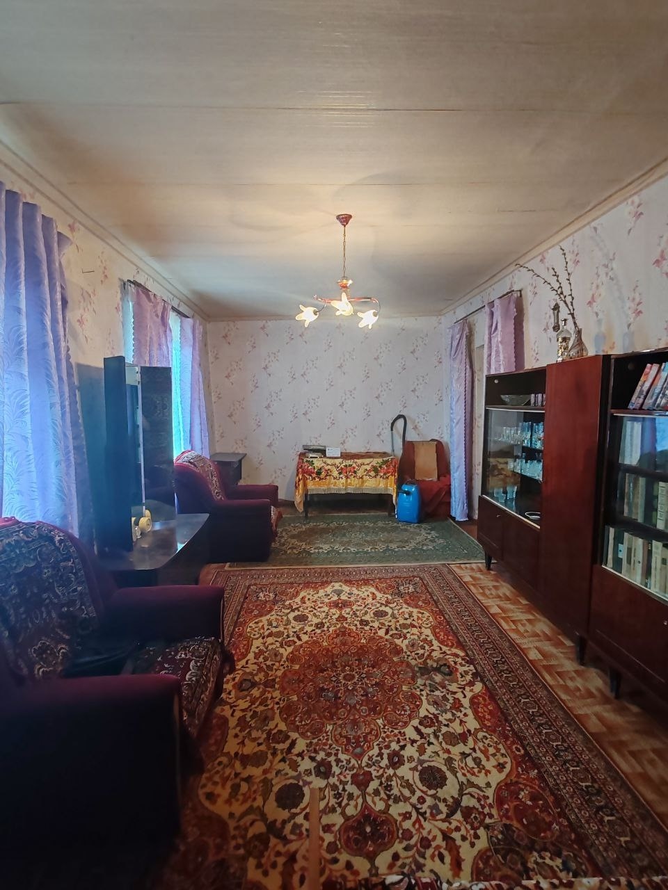 🗝️Продается дом в Брянке (ул.Мичурина) д. 13 💰Цена 1,7 млн 🔵Одно из лучших локаций частного сектора в городе 🔵 Газовое отопление. 🔵Дом утеплён пенопластом 🔵 Пластиковые окна частично. 🔵Хоз.постройки 🔵 На земельном участке молодые плодовые деревья к продаже. По всем вопросам обращаться по тел. +79592783198/ +7...